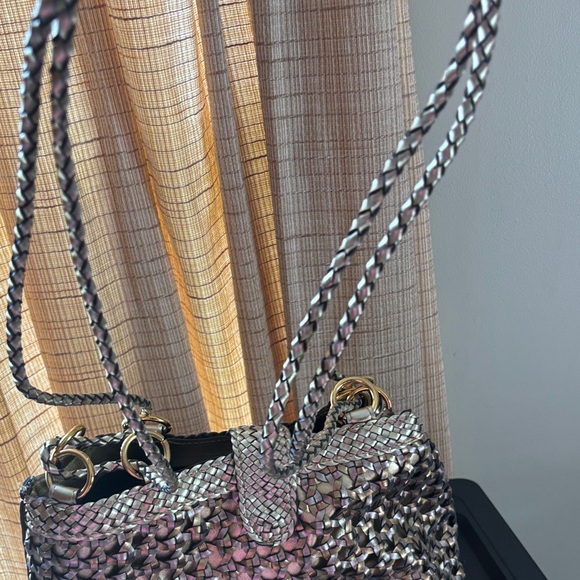 Warren Reed Metallic Woven Handbag - Picture 2 of 6